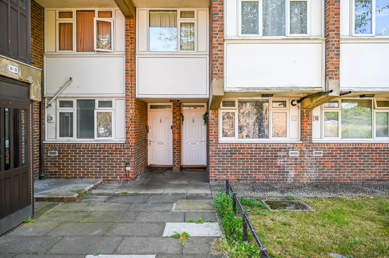 London, NW10, photo 2