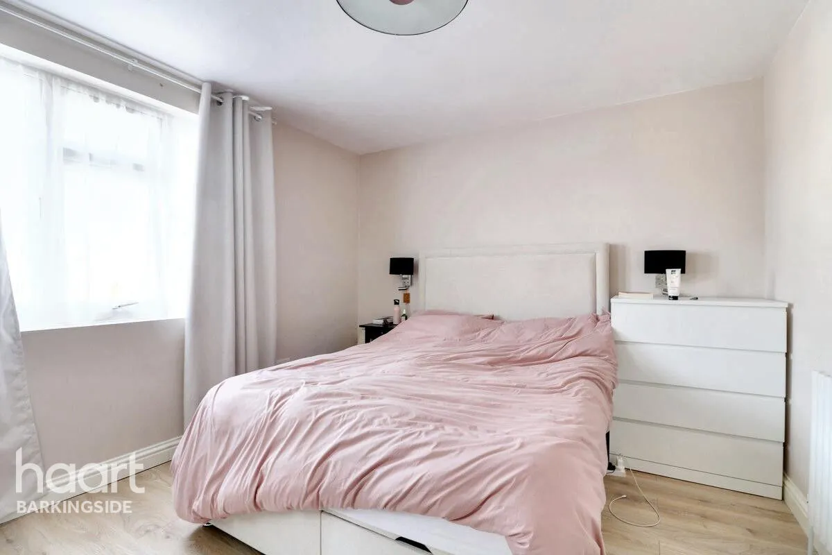 Ewellhurst Road, Clayhall, IG5, photo 10