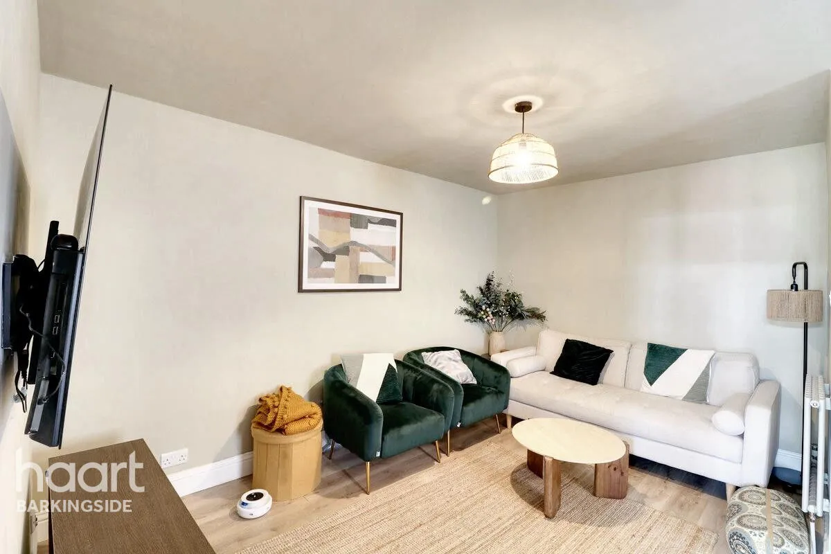 Ewellhurst Road, Clayhall, IG5, photo 4
