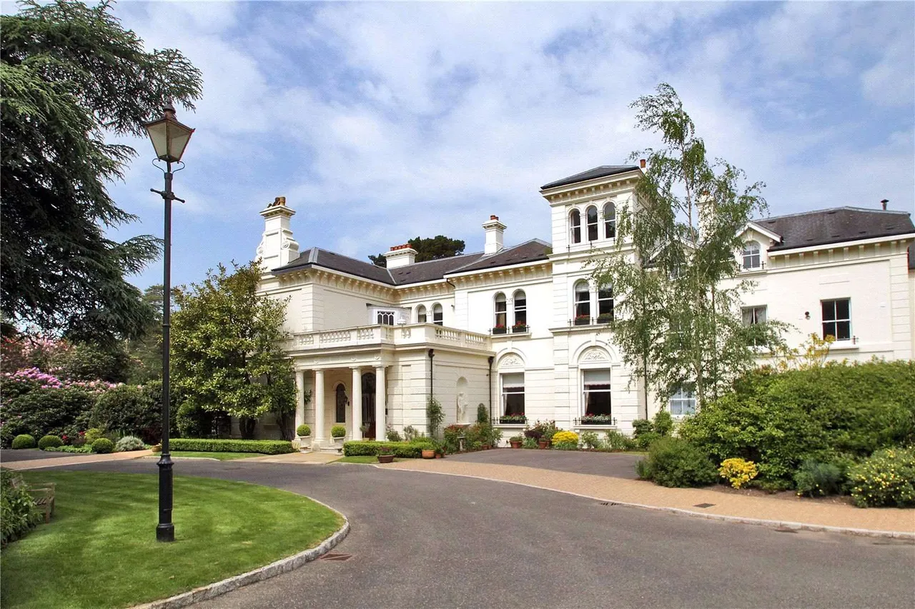 2 bed flat for sale — Badgers Holt, Tunbridge Wells, Kent, TN2 3ET