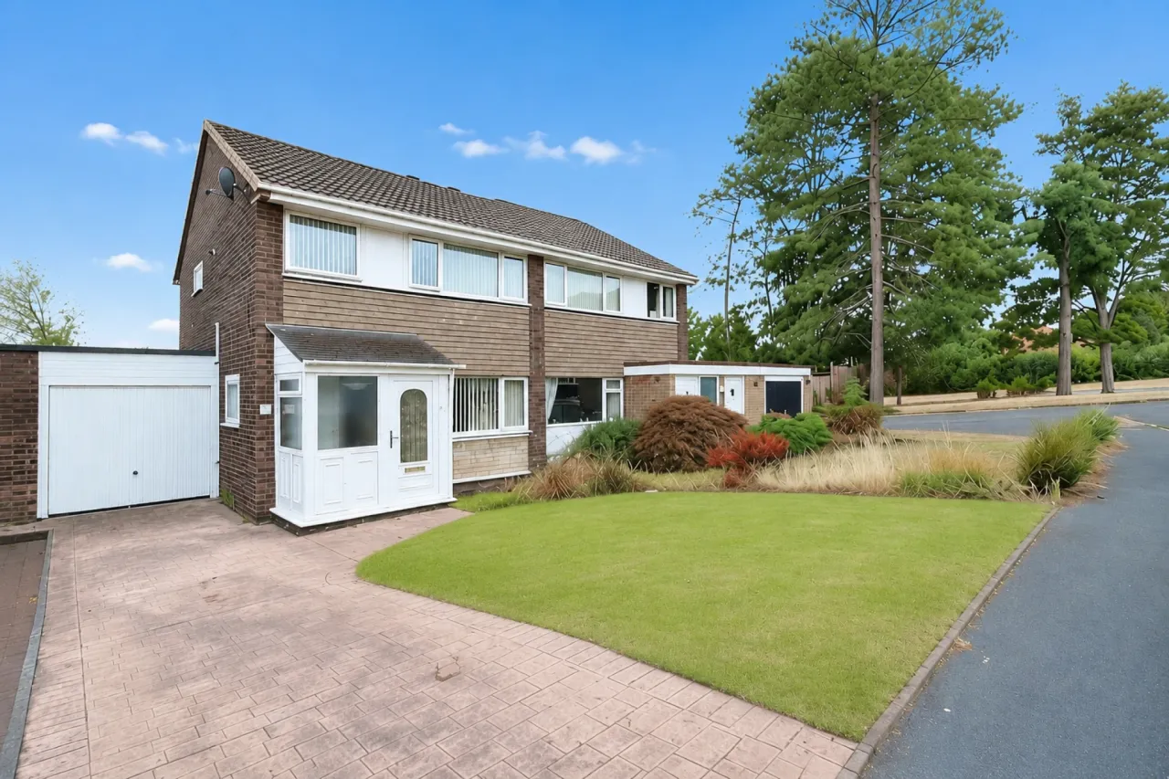 3 bed property for sale, Clover Grove, Telford