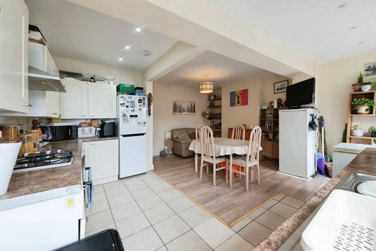 Tewkesbury Avenue, Gosport, PO12, photo 9