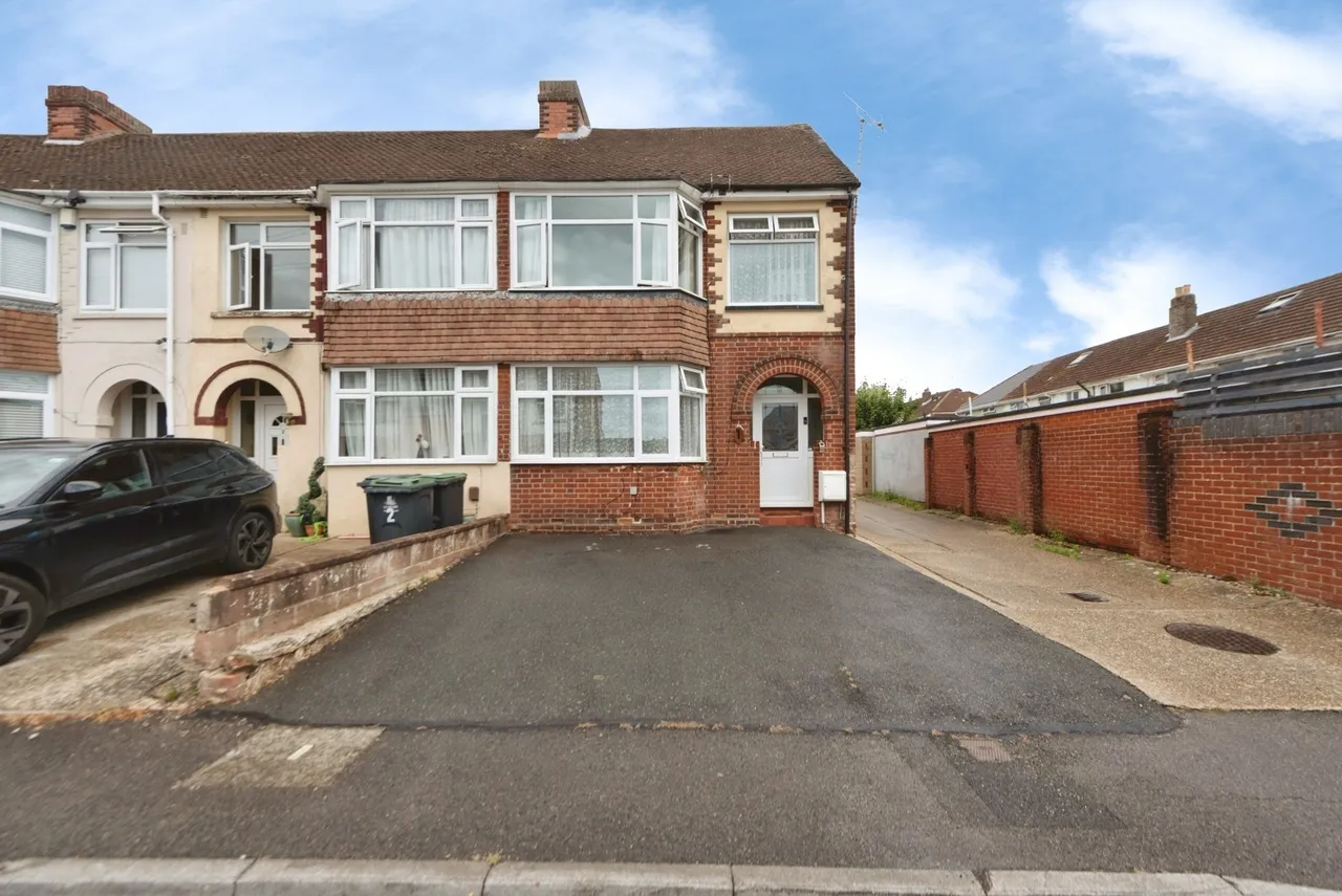 Tewkesbury Avenue, Gosport, PO12, photo 2