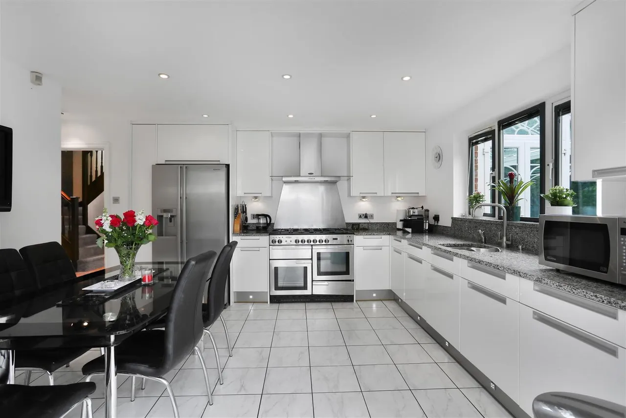 Seymour Avenue, East Ewell, KT17 2RR, photo 12