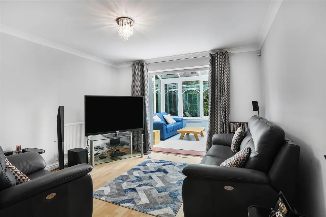Seymour Avenue, East Ewell, KT17 2RR, photo 7