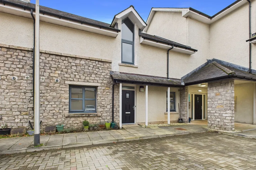 2 bed flat for sale, Cedric Walk, Grange over Sands, LA11