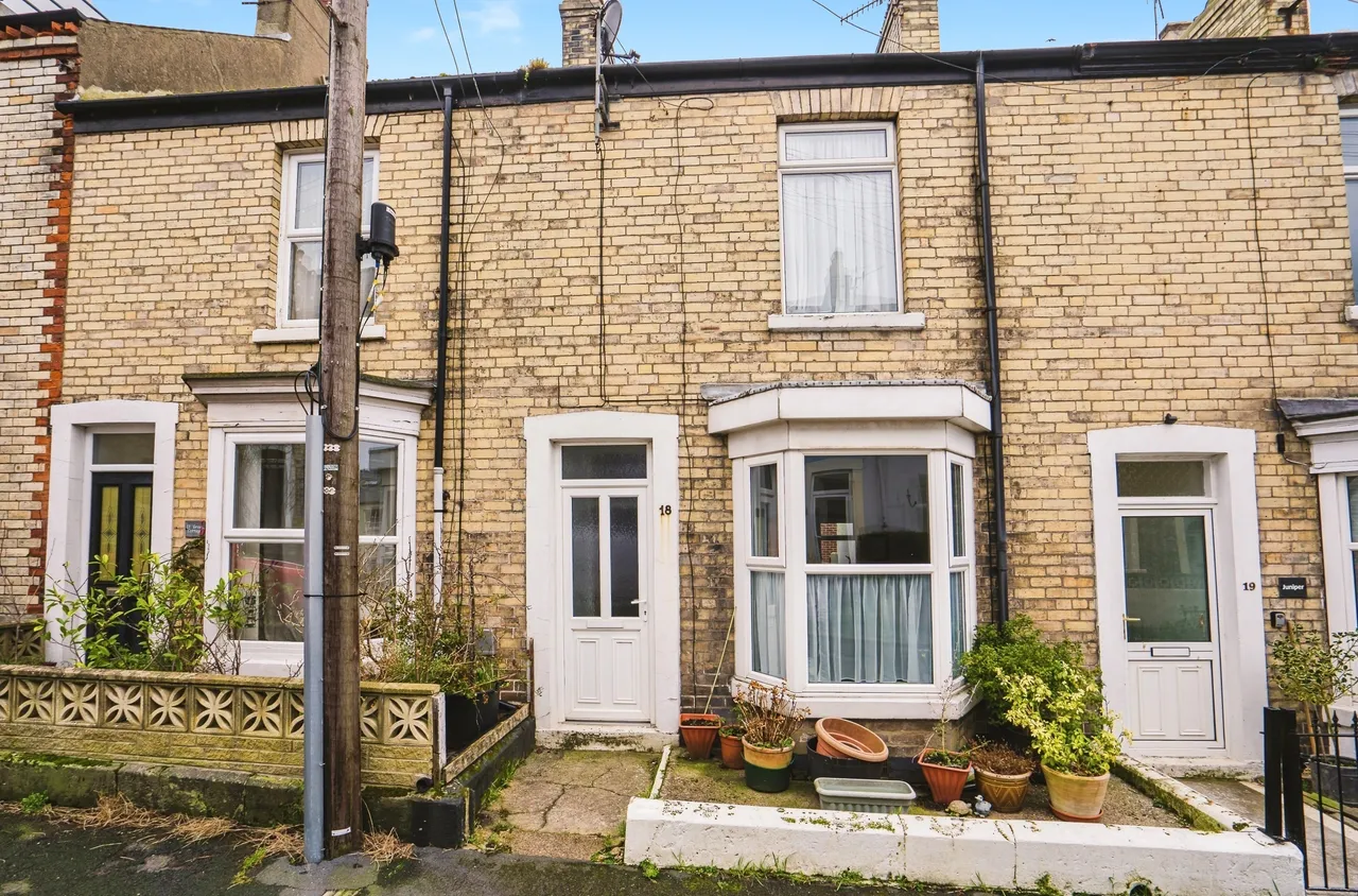 3 bed house for sale — Grove Street, Whitby, North Yorkshire, YO21