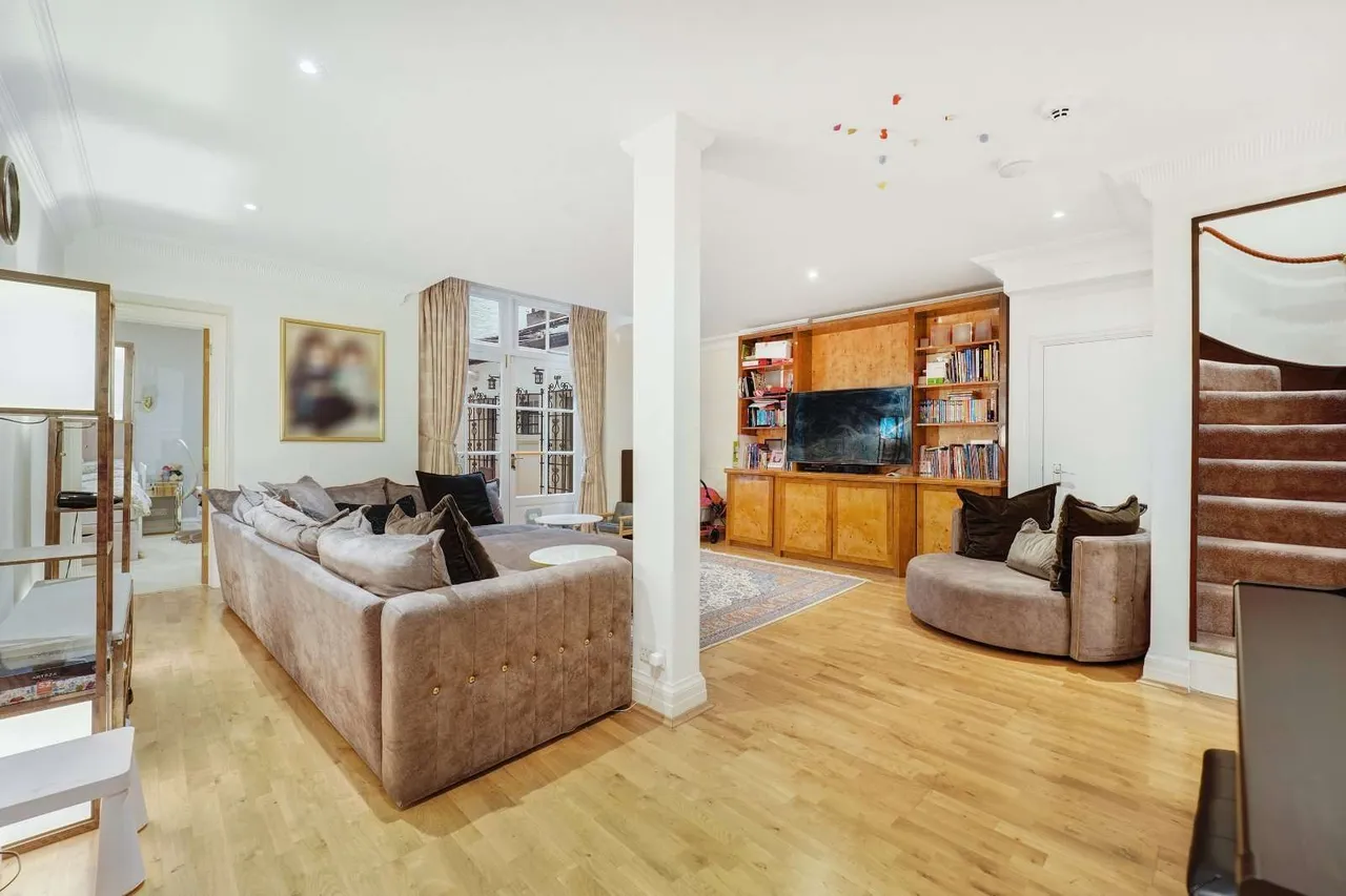 2 bed flat to rent — Farm Street, London, W1J 5RQ