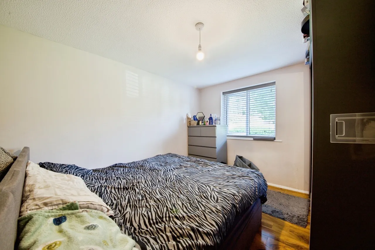 Barbot Close, London, N9, photo 14