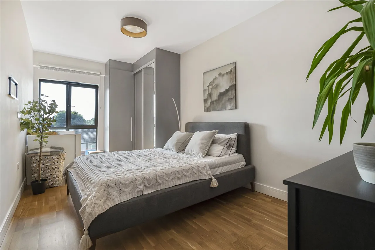Staines Road West, Sunbury-on-Thames, TW16, photo 6