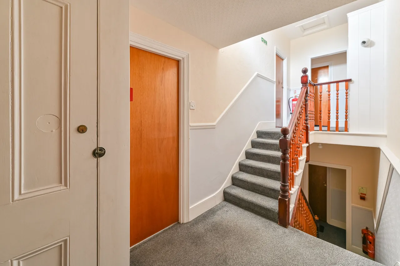 72 Sudbourne Road, London, photo 5