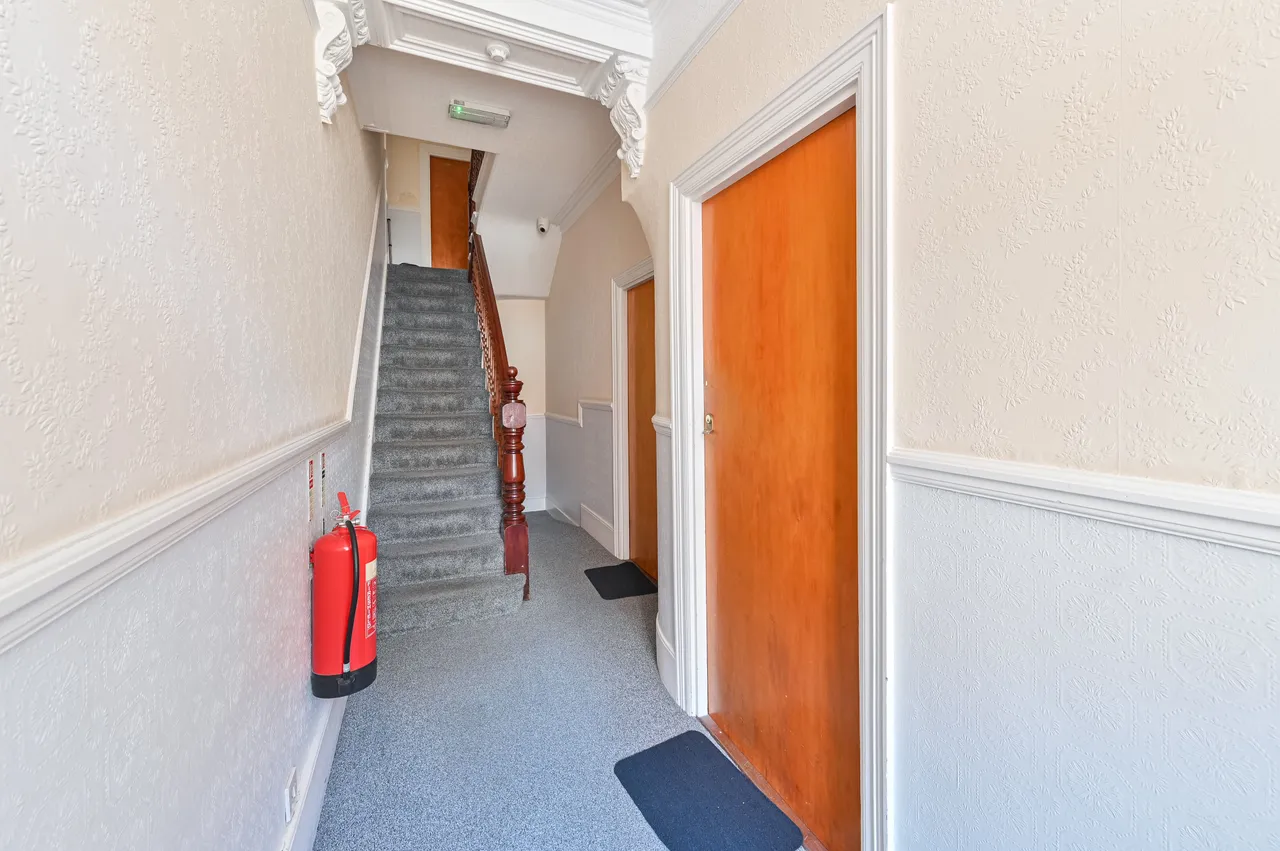72 Sudbourne Road, London, photo 10