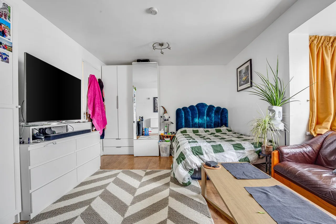 Viewfield Close, Harrow, HA3, photo 3
