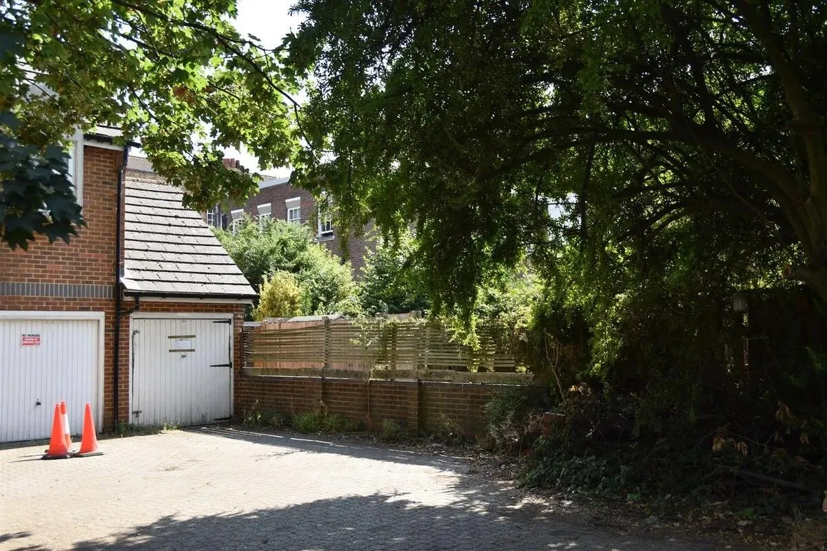 100 Manor Vale, Boston Manor Road, Brentford, photo 11