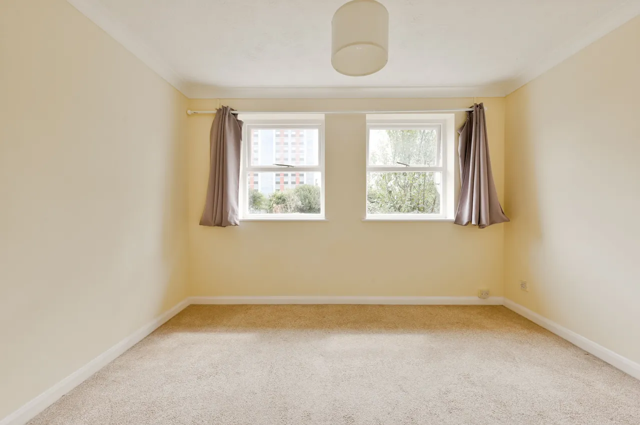 100 Manor Vale, Boston Manor Road, Brentford, photo 5