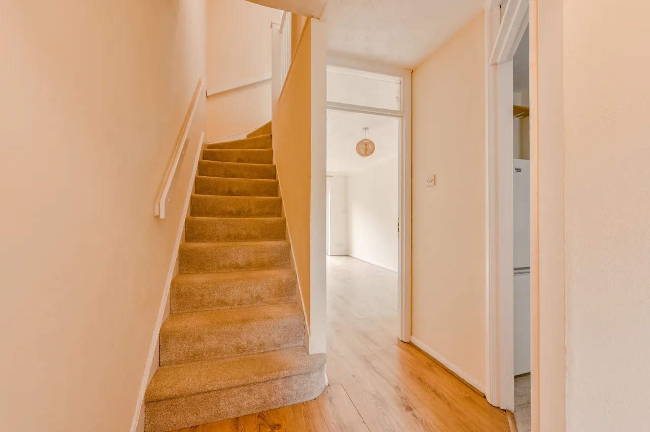 100 Manor Vale, Boston Manor Road, Brentford, photo 9
