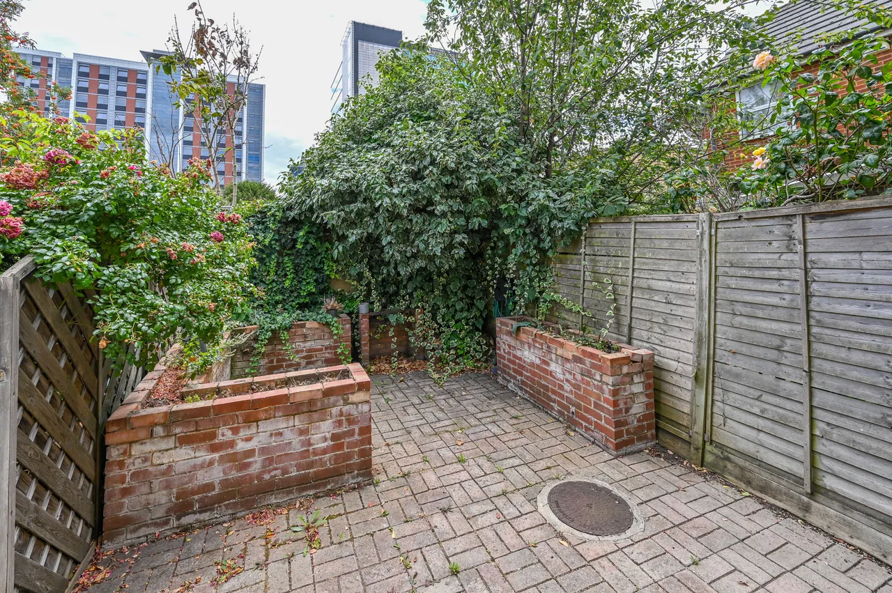 100 Manor Vale, Boston Manor Road, Brentford, photo 7