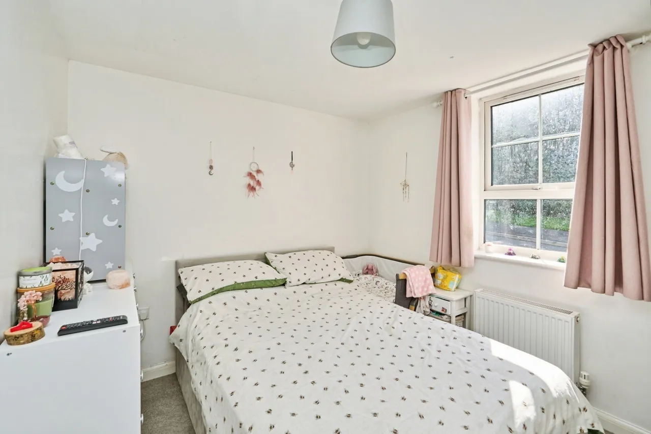 St. Wilfred Drive, East Cowes, PO32, photo 8