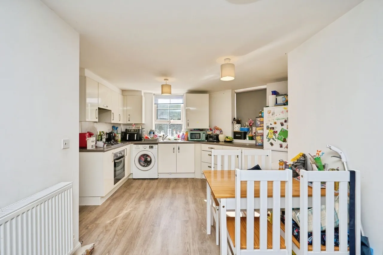 St. Wilfred Drive, East Cowes, PO32, photo 3