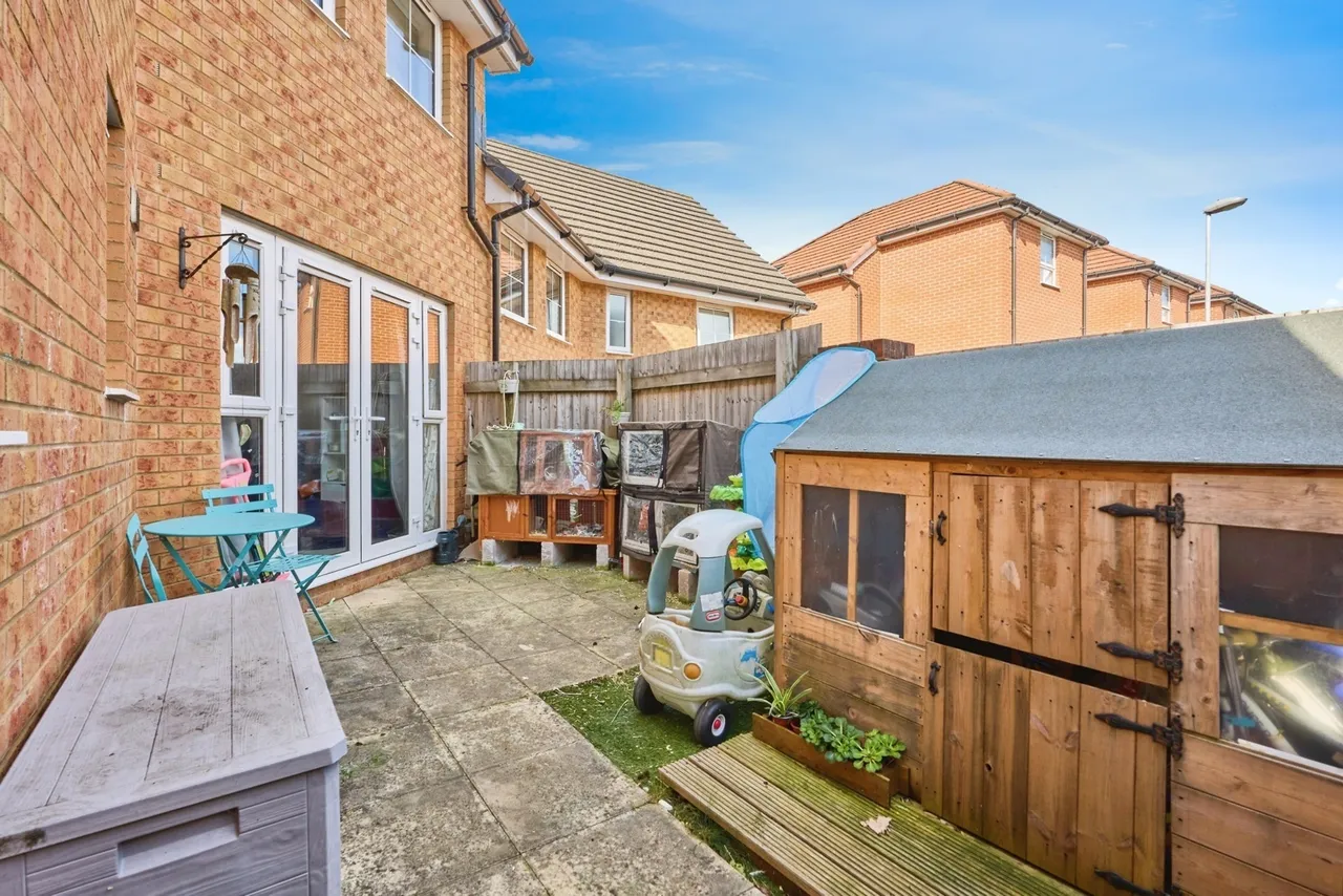 St. Wilfred Drive, East Cowes, PO32, photo 12
