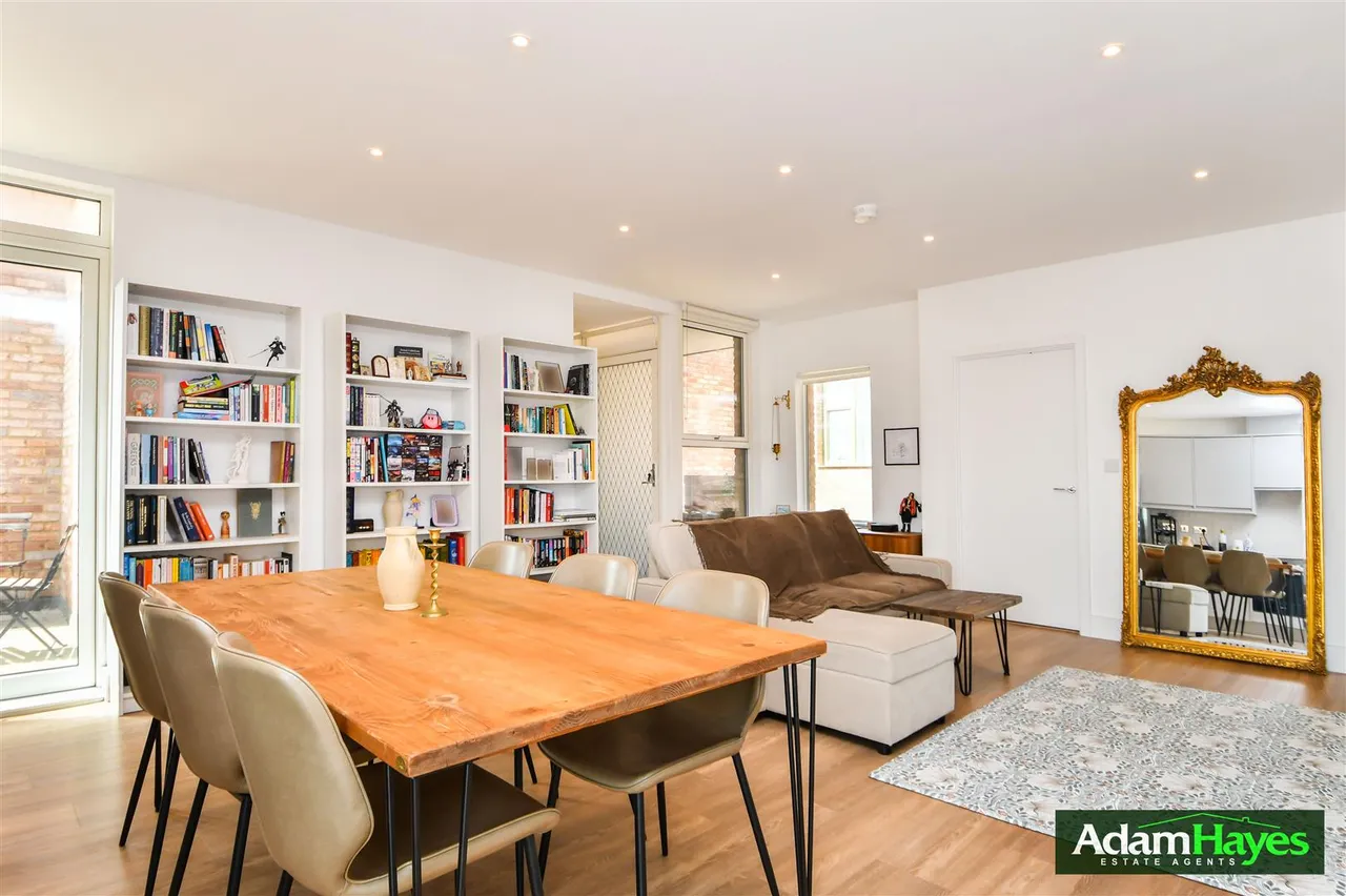 Edgewood Mews, Finchley, N3, photo 7