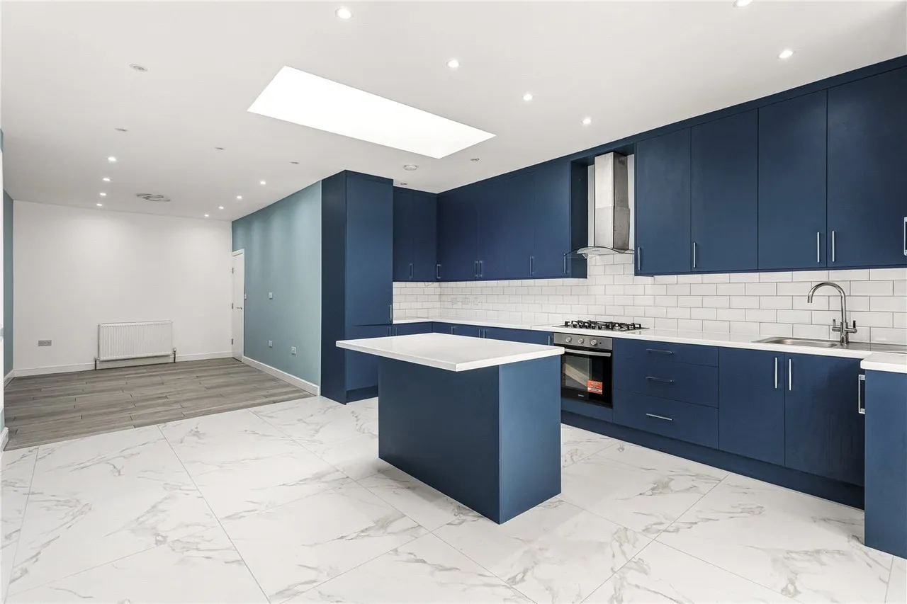 Ashbourne Road, Mitcham, CR4, photo 2