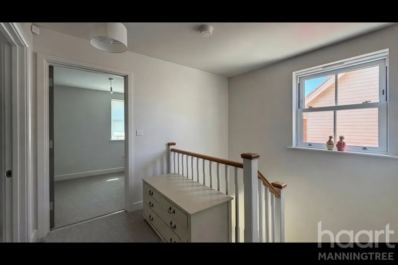 Wellington Road, Mistley, CO11, photo 8