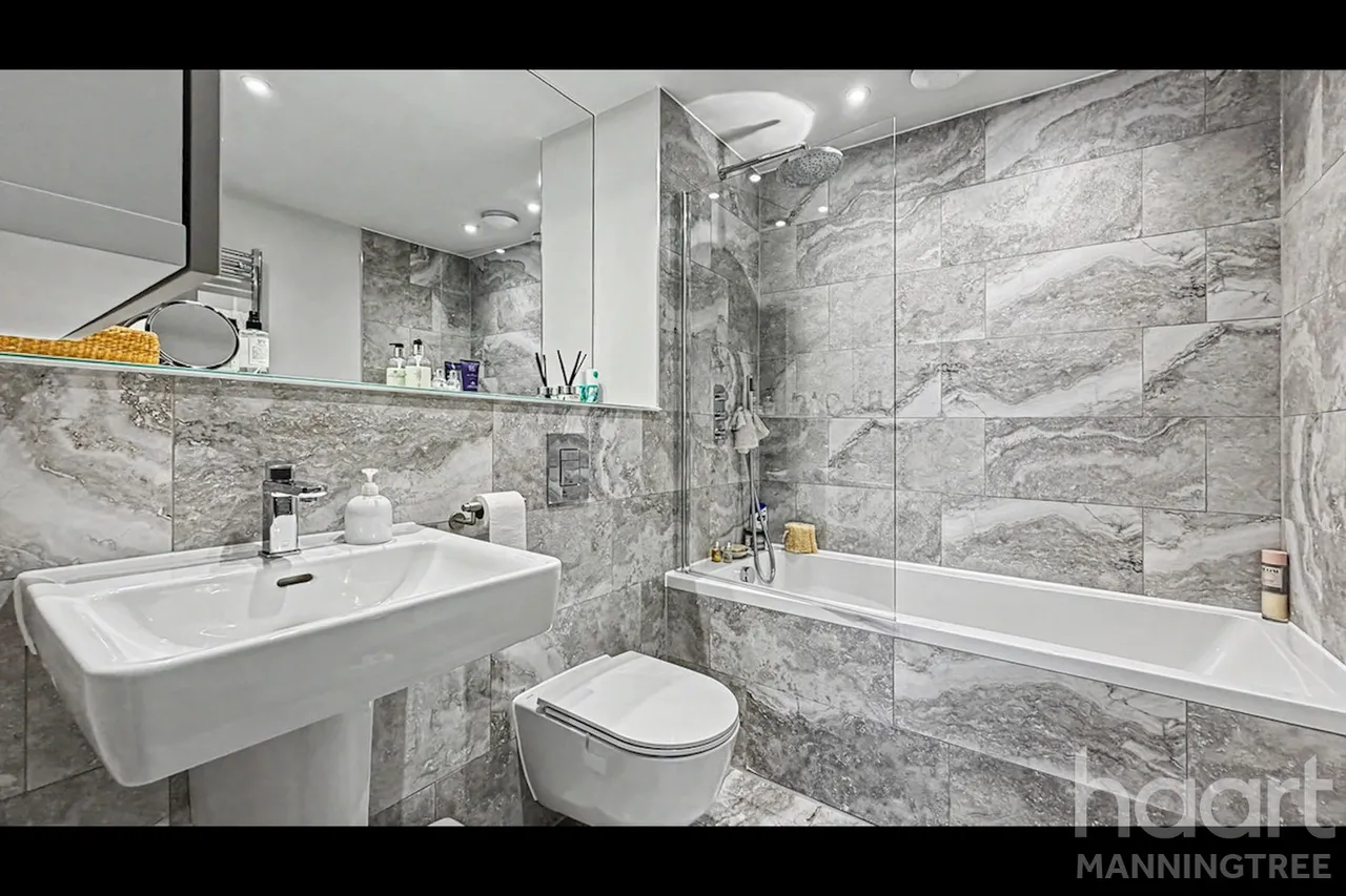 Wellington Road, Mistley, CO11, photo 12