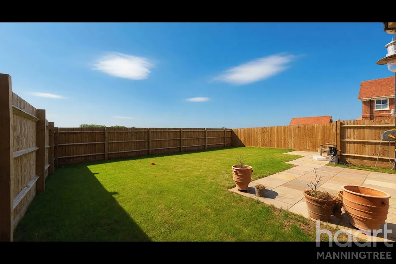 Wellington Road, Mistley, CO11, photo 14