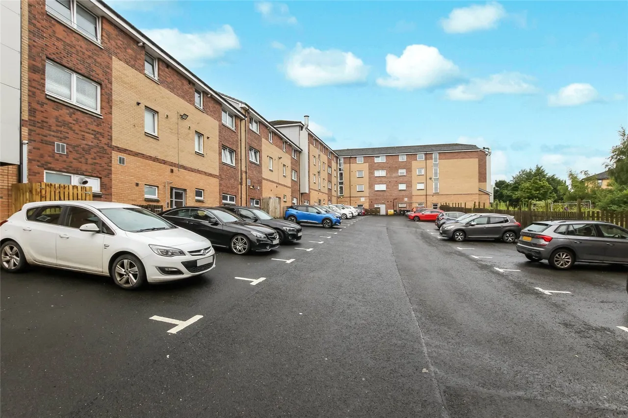 Cadzow Bridge Square, Hamilton, ML3, photo 21