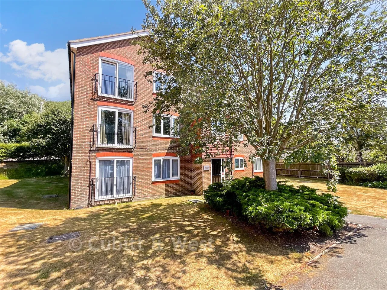 2 bed flat for sale, Goring Street, Goring-By-Sea, BN12