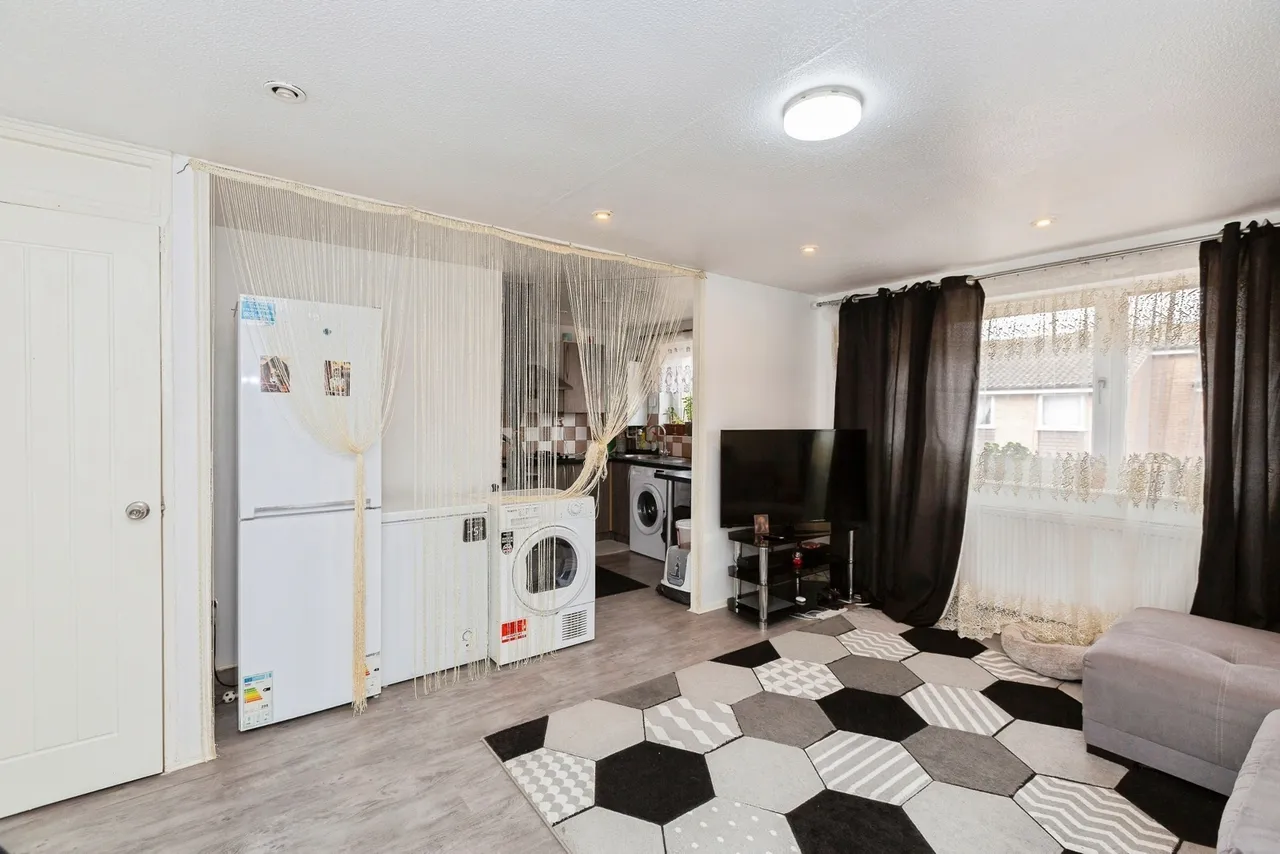 Gurney Close, Barking, IG11, photo 5