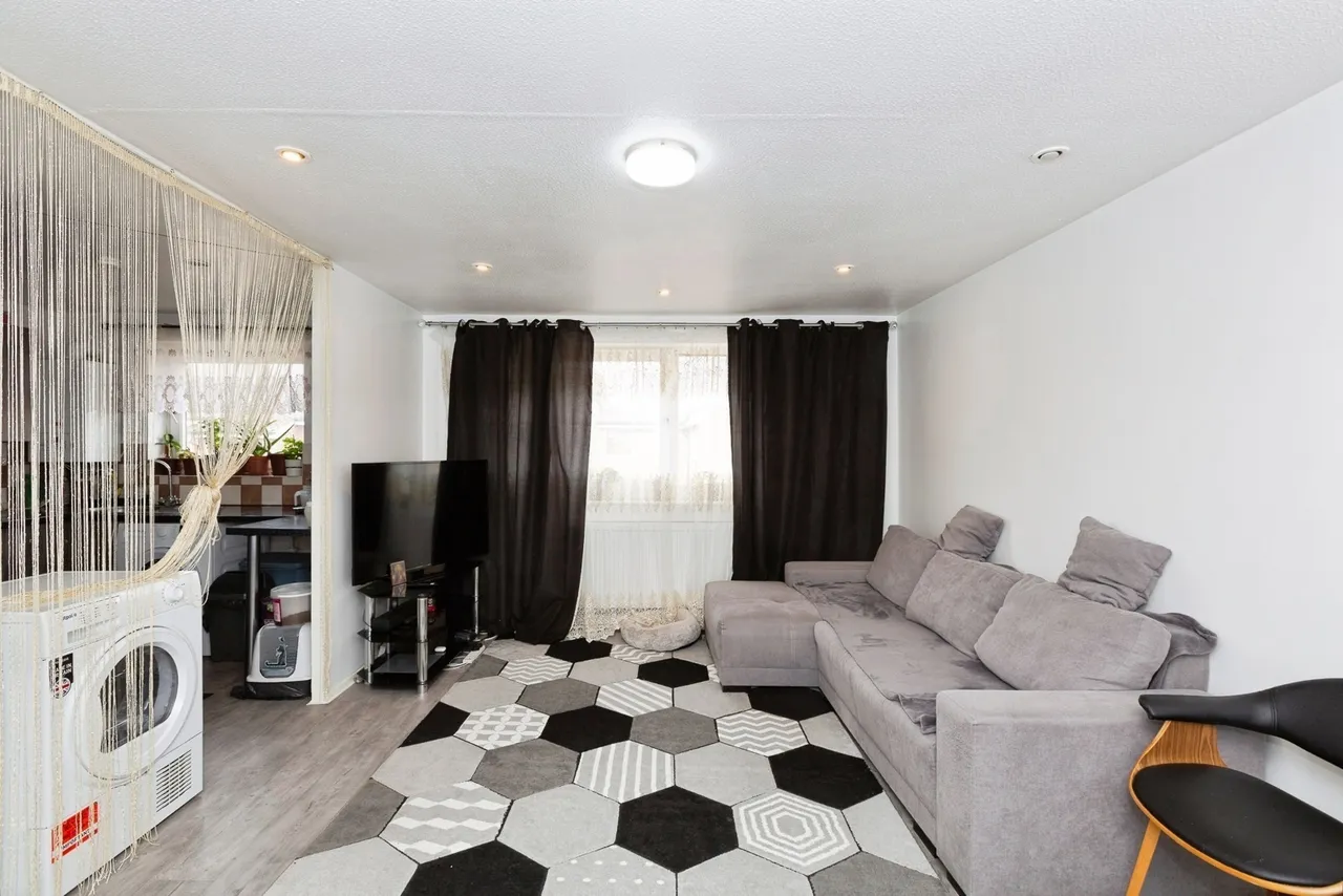 Gurney Close, Barking, IG11, photo 3