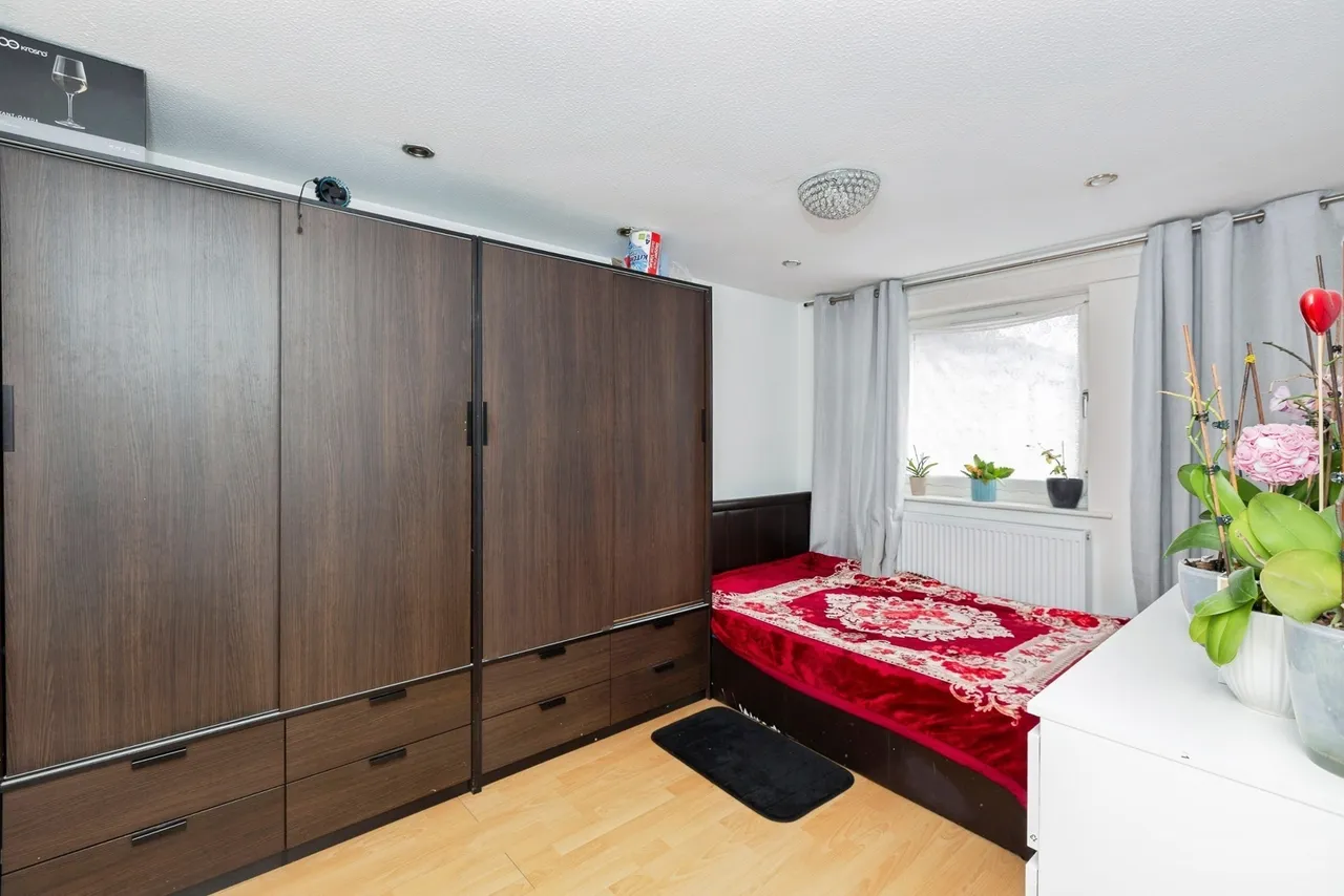 Gurney Close, Barking, IG11, photo 9