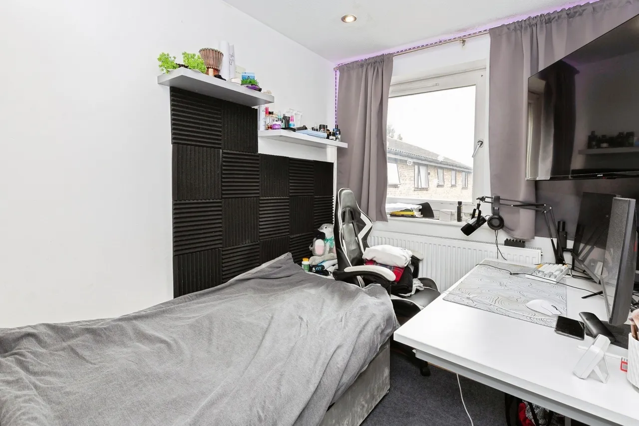 Gurney Close, Barking, IG11, photo 12