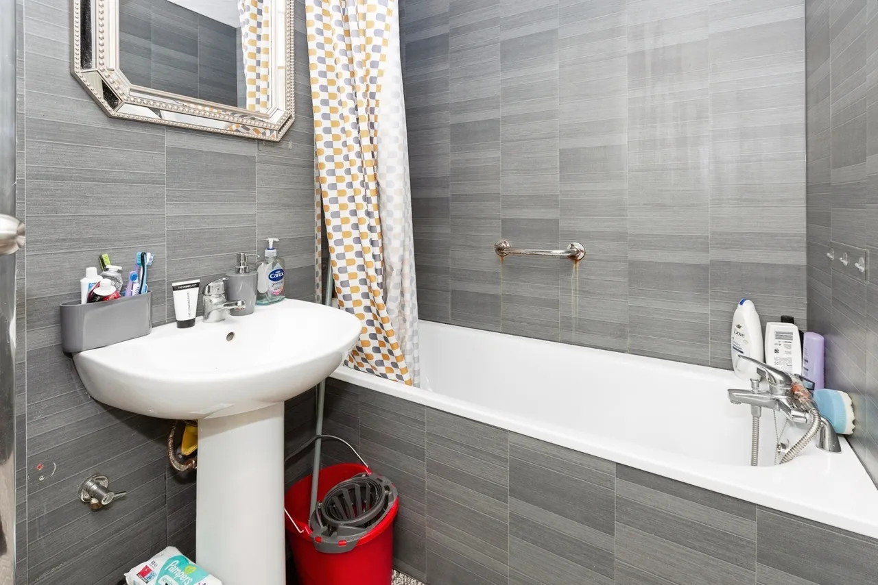Gurney Close, Barking, IG11, photo 15