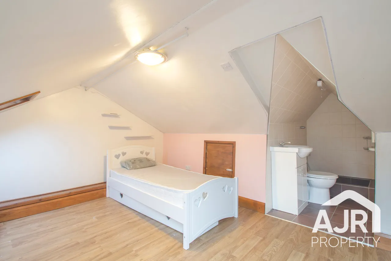 Eltham High Street, London, SE9, photo 6