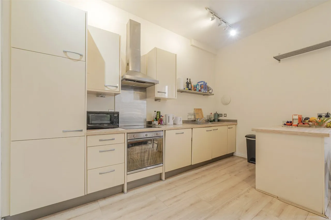 2 bed flat for sale — Avenue Road, Leamington Spa, Warwickshire, CV31