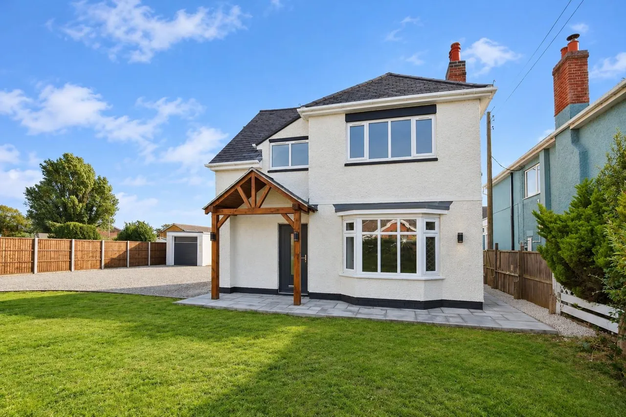 3 bed house for sale, South Road, Chapel St Leonards, PE24