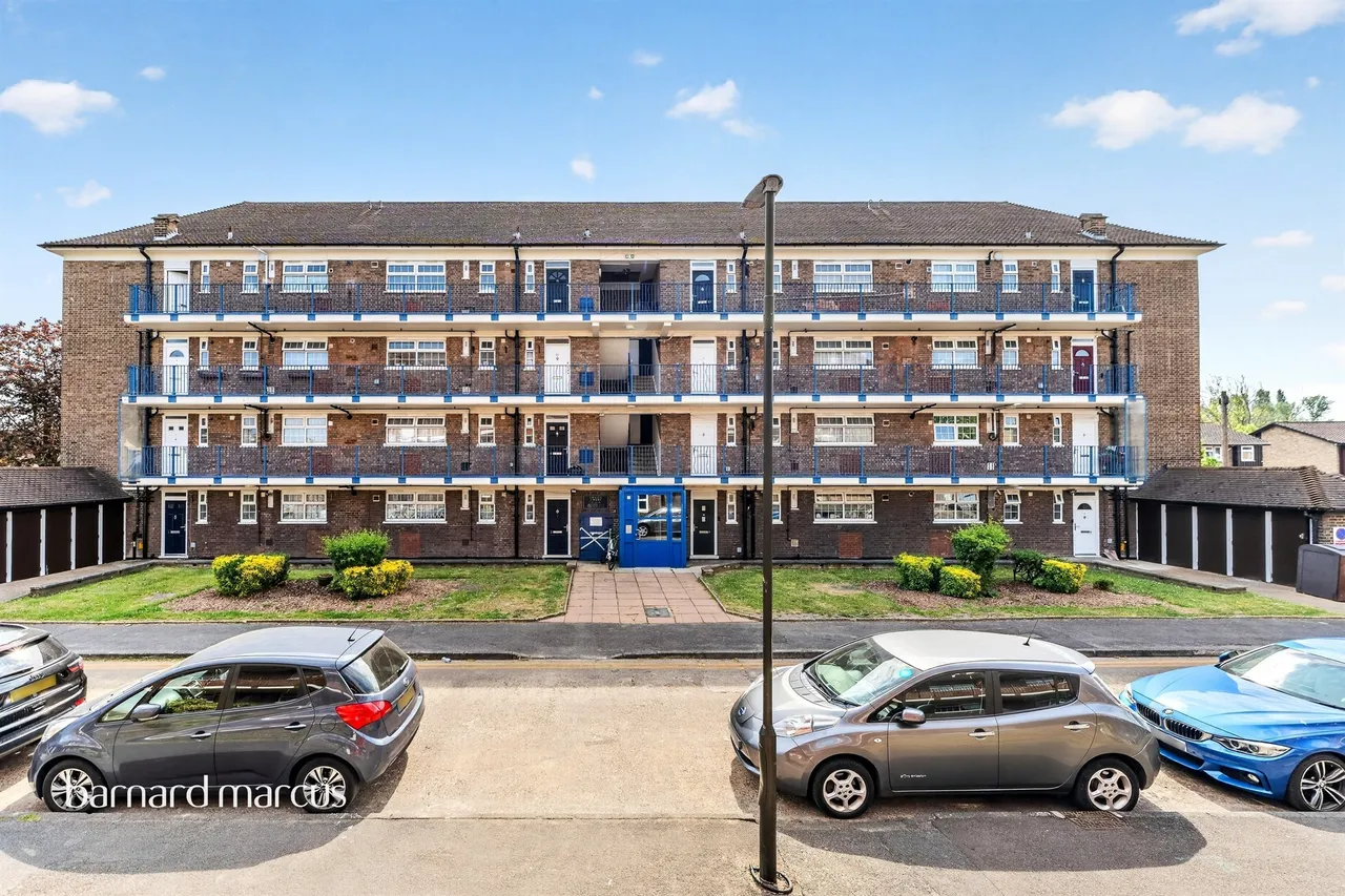 2 bed flat for sale — Sussex Road, Mitcham