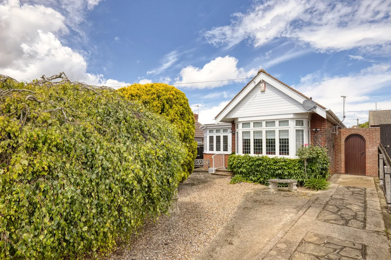 2 bed house for sale, Downs Road, Ramsgate, CT11