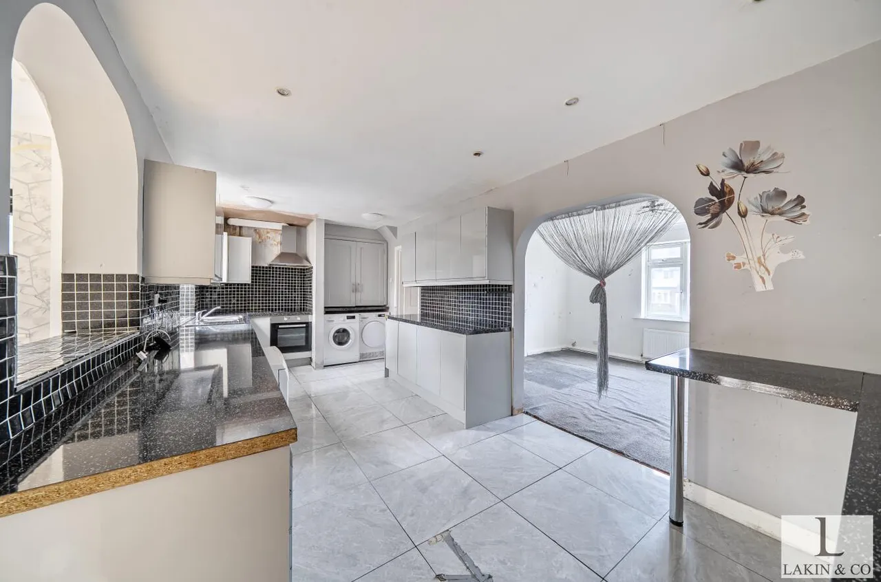 Apple Tree Avenue, West Drayton, UB7 8BY, photo 5