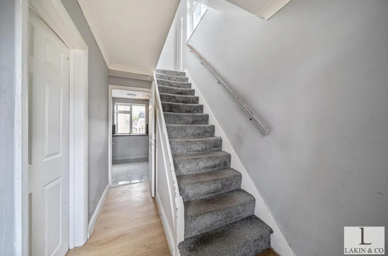 Apple Tree Avenue, West Drayton, UB7 8BY, photo 12