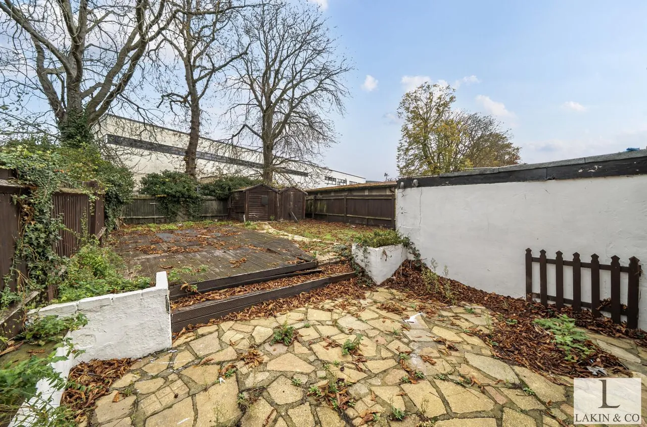 Apple Tree Avenue, West Drayton, UB7 8BY, photo 13