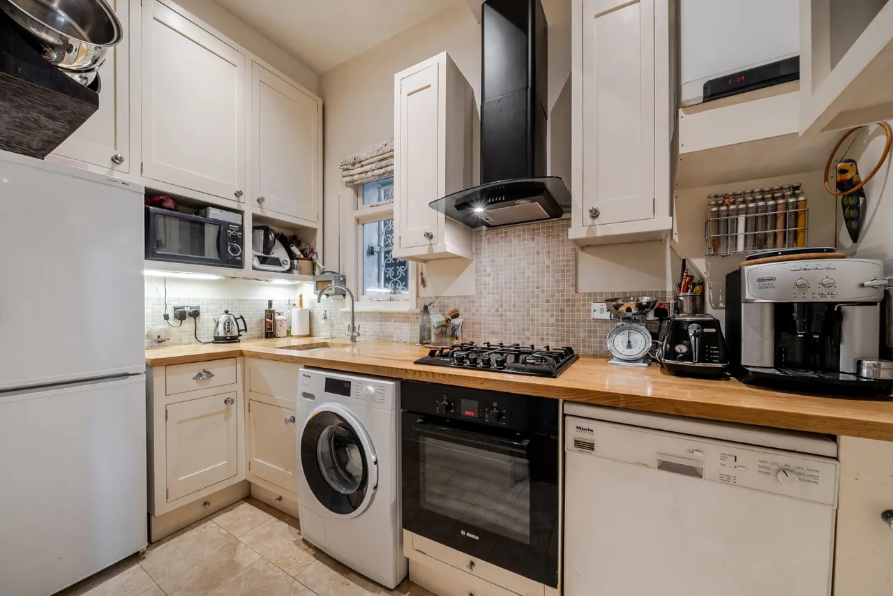 Thornton Avenue, Telford Park, London, SW2, photo 6