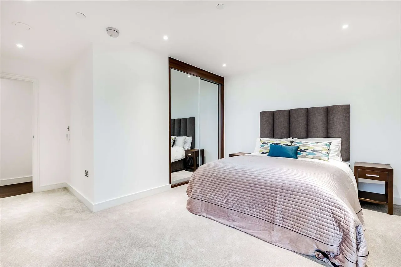 Wandsworth Road, London, SW8 2FP, photo 2