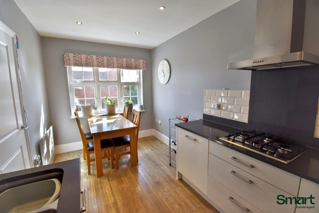 Pollards Close, Exeter, photo 6
