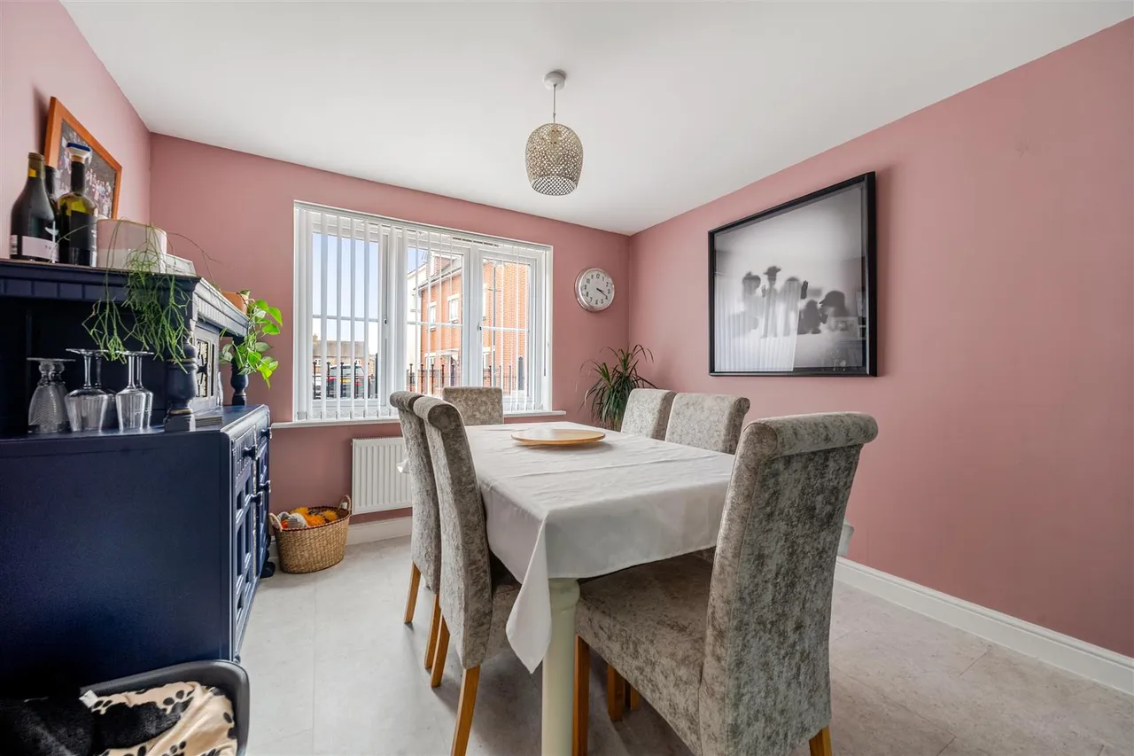 Shears Drive, Amesbury, SP4, photo 4