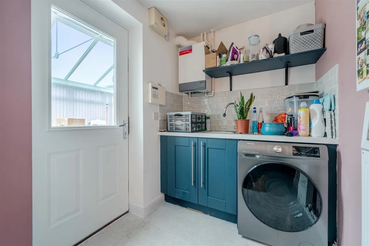 Shears Drive, Amesbury, SP4, photo 16