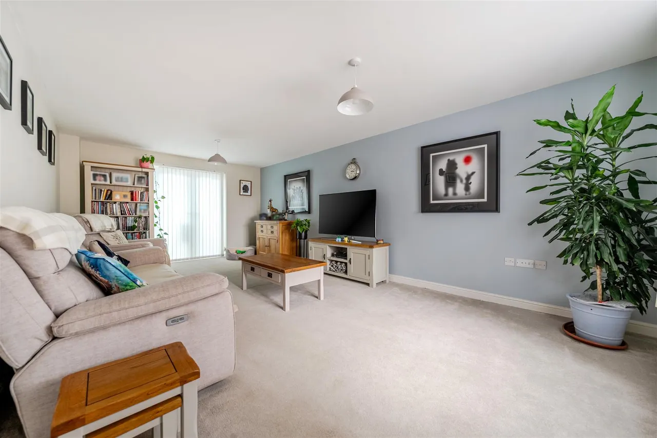 Shears Drive, Amesbury, SP4, photo 3